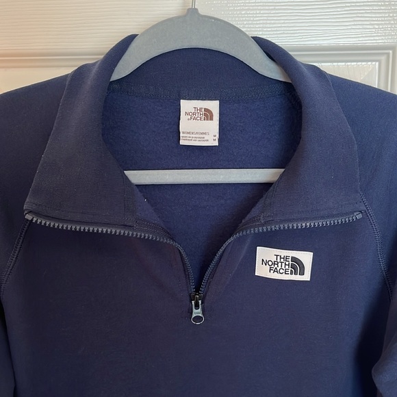 The North Face Fleece lined Pullover - Picture 4 of 10